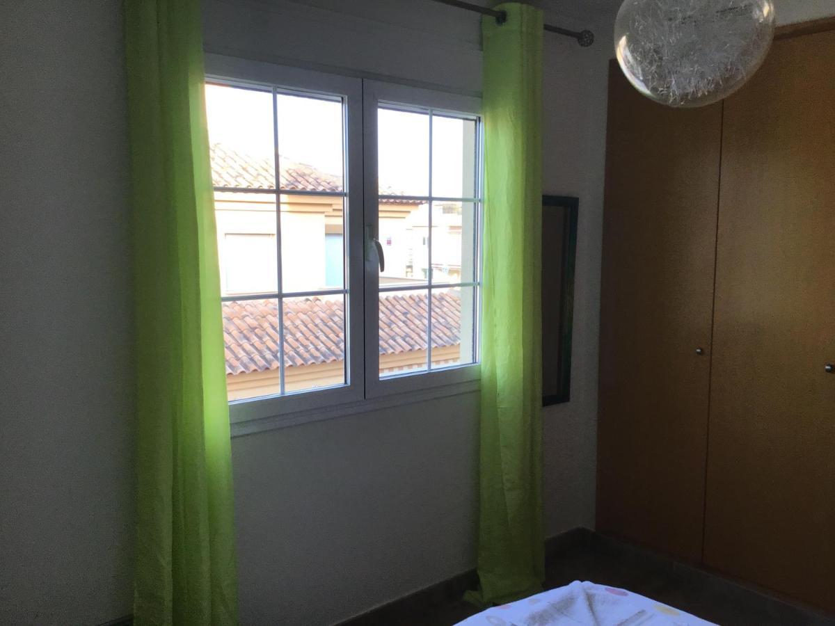 Double Room With Shared Bathroom And Shared Communal Areas R4 L'Alfàs del Pi Exterior photo
