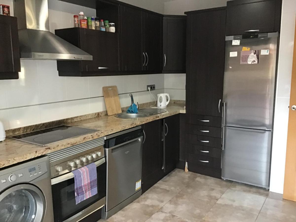 Double Room With Shared Bathroom And Shared Communal Areas R4 L'Alfàs del Pi Exterior photo